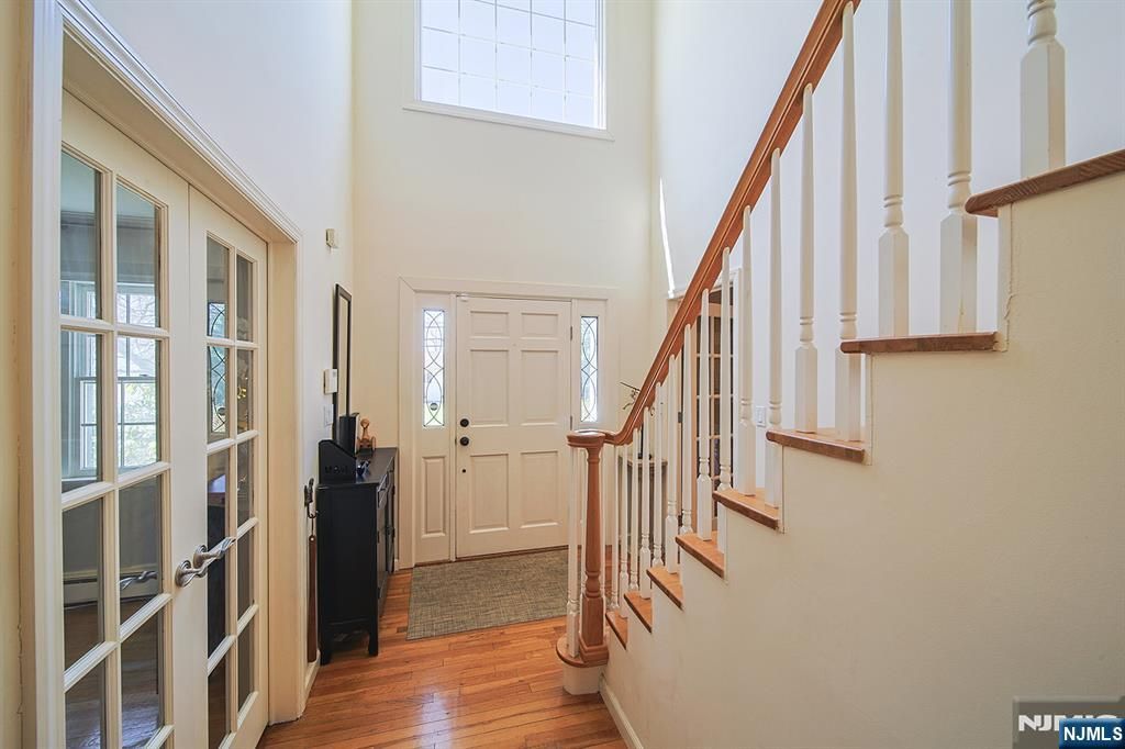 Photo of 412 Eric Lane, Northvale, NJ 07647 (MLS # 26012112)