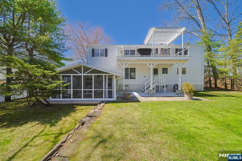 Photo of 412 Eric Lane, Northvale, NJ 07647 (MLS # 26012112)