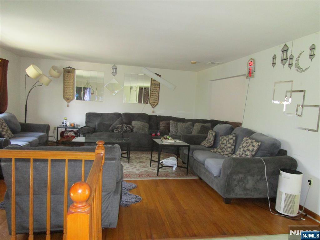 103 Niehaus Avenue