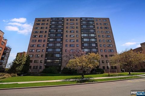 Photo of 90 Prospect Avenue #7A, Hackensack, NJ 07601 (MLS # 26013651)