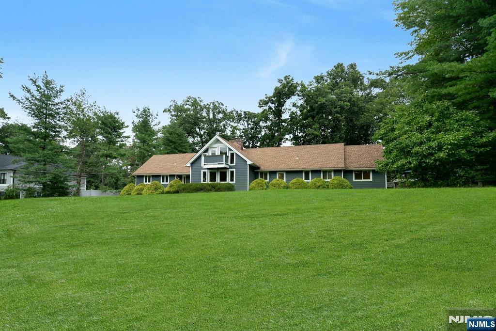 Homes for Sale in Northern NJ | ThisIsRiverEdge.com 15 Candlestick Lane