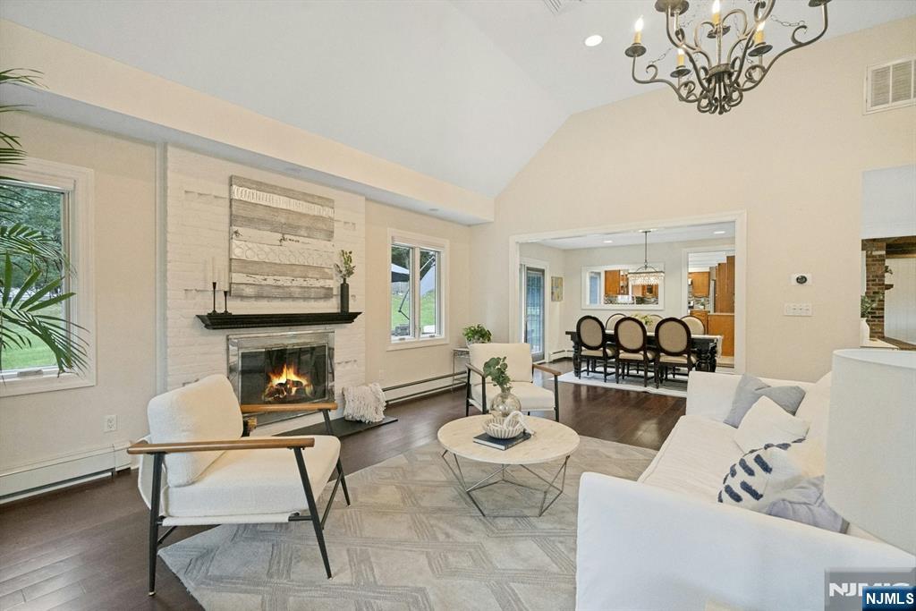 Homes for Sale in Northern NJ | ThisIsRiverEdge.com 15 Candlestick Lane
