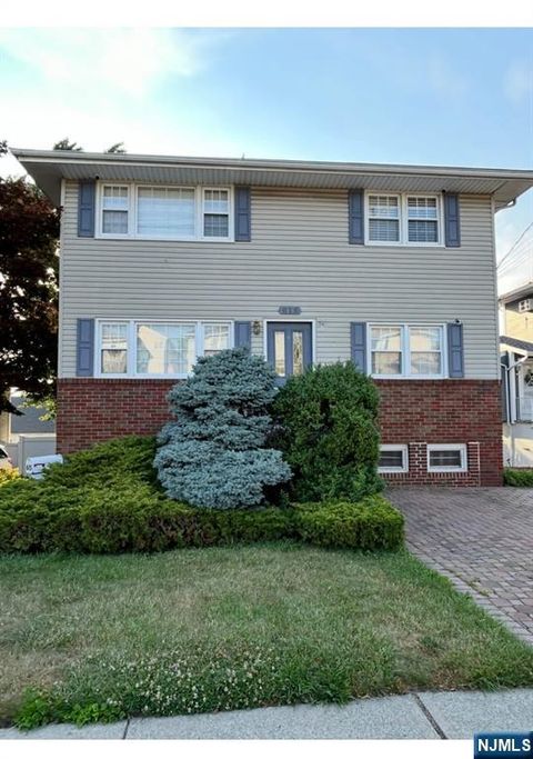 Photo of 615 Chase Ave #2, Lyndhurst, NJ 07071 (MLS # 26019914)