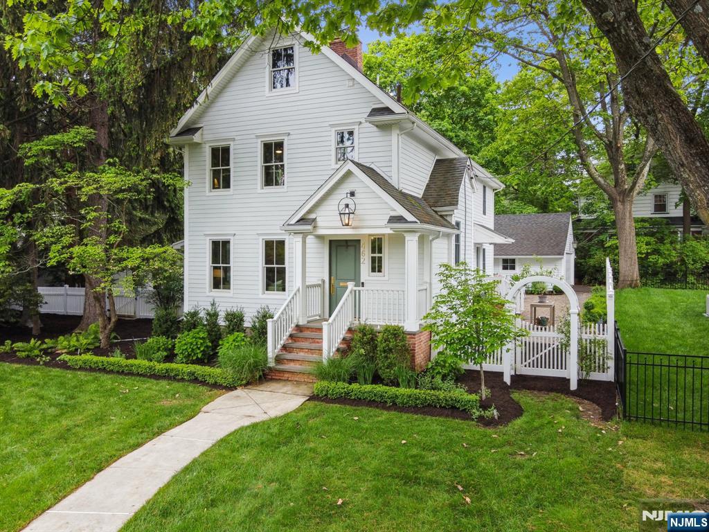 Property for Sale at 462 Grove Street, Montclair, New Jersey - Bedrooms: 3 
Bathrooms: 3 
Rooms: 11  - $1,050,000