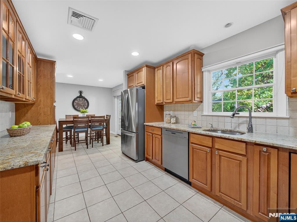 Photo of 46 Elbert Court, Ramsey, NJ 07446 (MLS # 25034989)