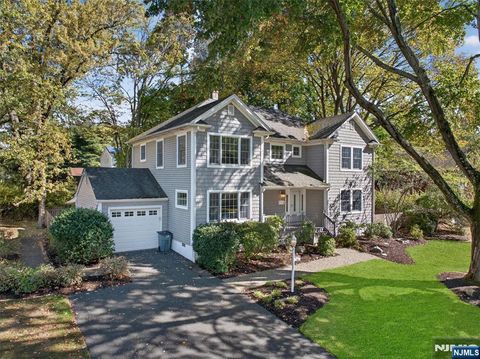 Photo of 46 Elbert Court, Ramsey, NJ 07446 (MLS # 25034989)