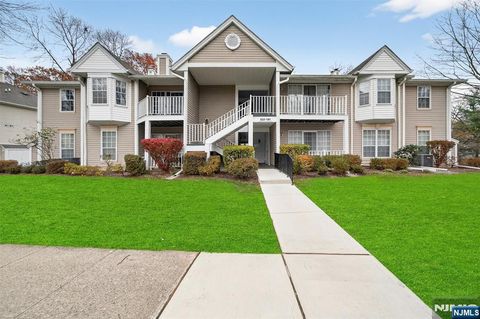 561 Holly Court Mahwah NJ 07430