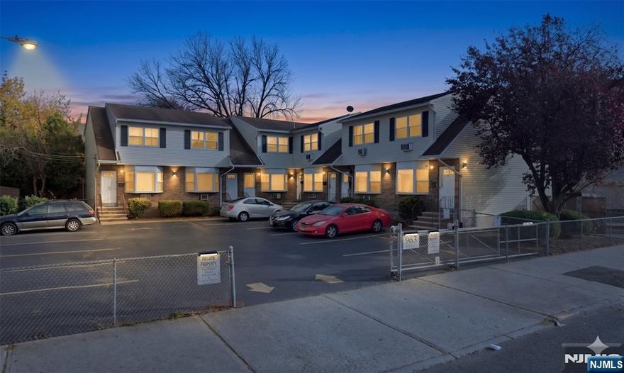 Opportunity Knocks! Well maintained 2 bedroom, 2 Full Bath condo / apartment in highly sought neighborhood of Paterson. Gleaming hardwood floors thruoout, Open floor plan, Eat In Kitchen, and generous room sizes. The perfect choice for you, the next Owner