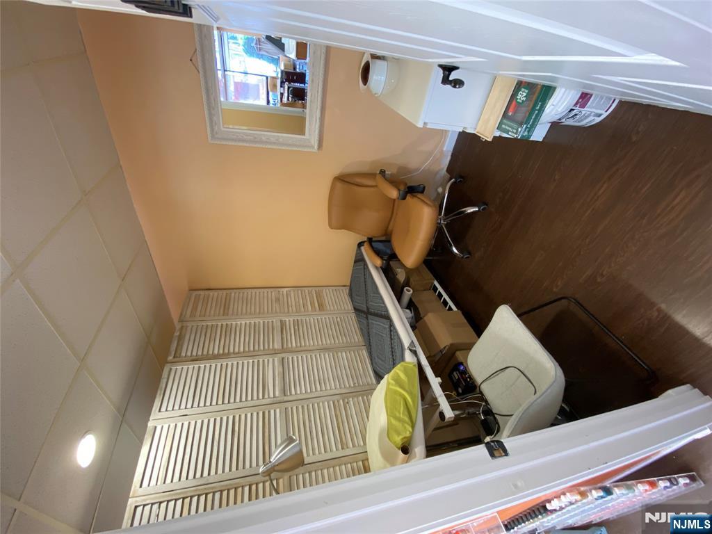 44 Upper Montclair