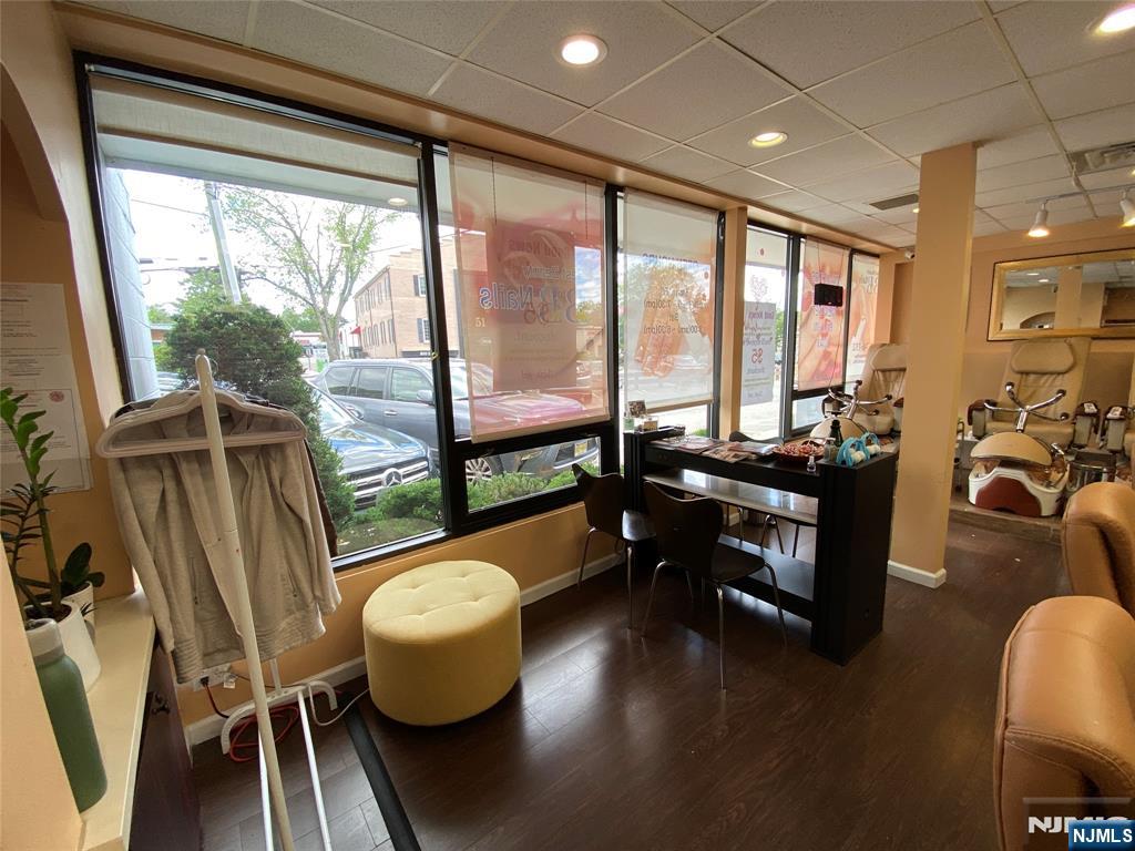 44 Upper Montclair