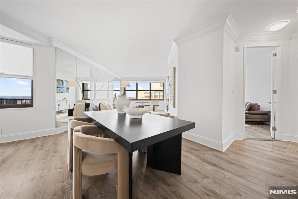 7002 Boulevard East PH 43A