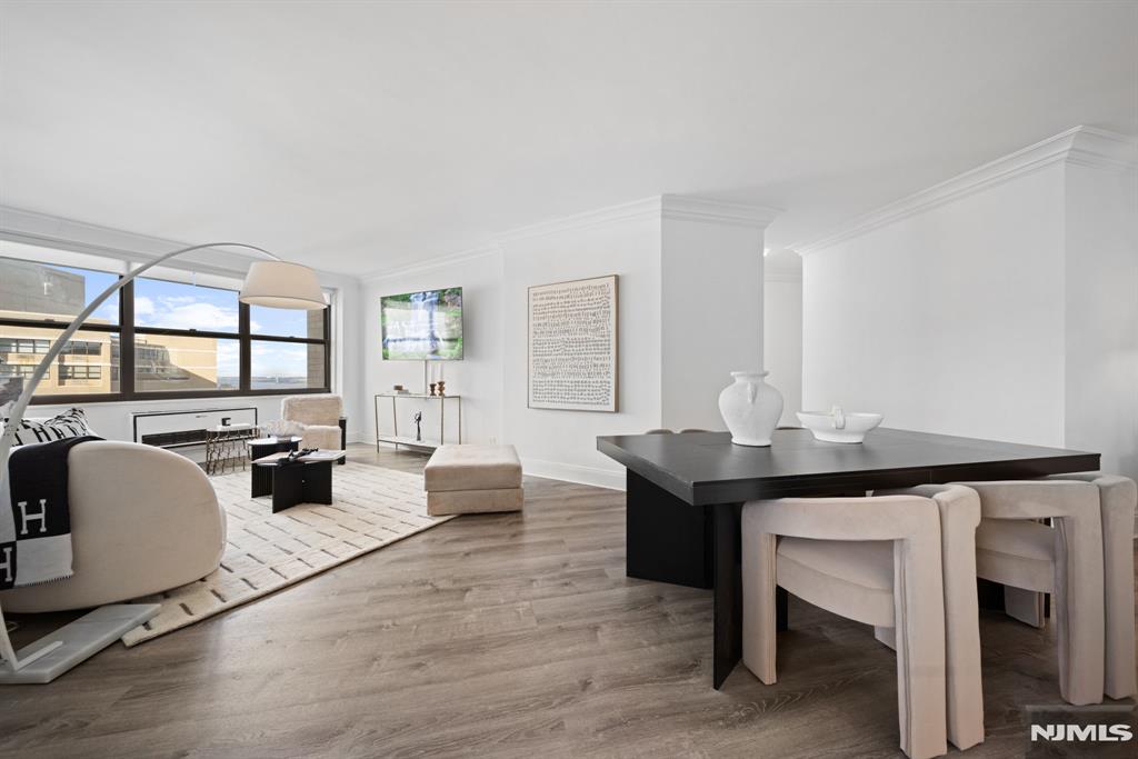 7002 Boulevard East PH 43A