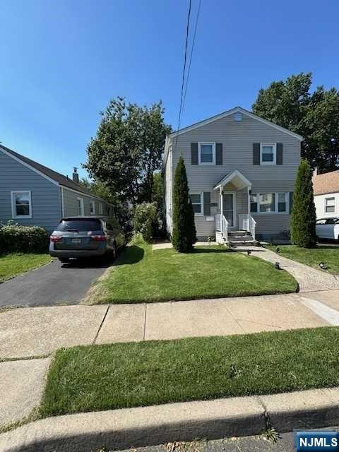 Property for Sale at 101 Katherine Avenue, Clifton, New Jersey - Bedrooms: 5 
Bathrooms: 3 
Rooms: 10  - $724,999