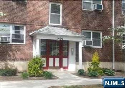 Photo of 1491 E Terrace Cir #6, Teaneck, NJ 07666 (MLS # 25030099) Photo of 1491 E Terrace Cir #6, Teaneck, NJ 07666 (MLS # 25030099)