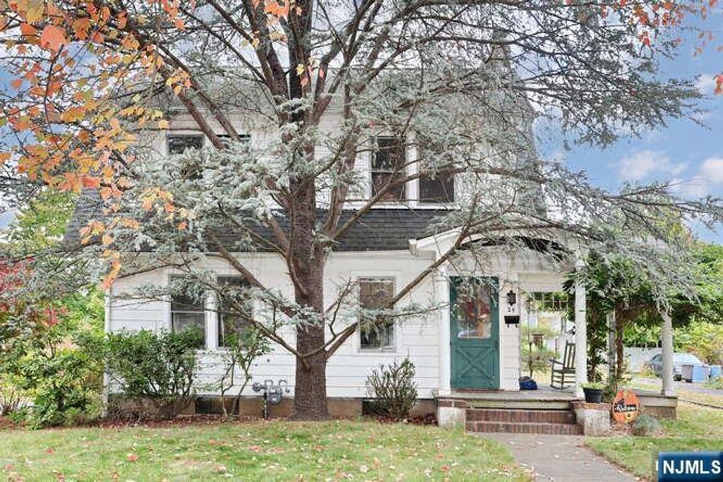 Photo of 24 Brookside Place, Hillsdale, NJ 07642 (MLS # 25038665)