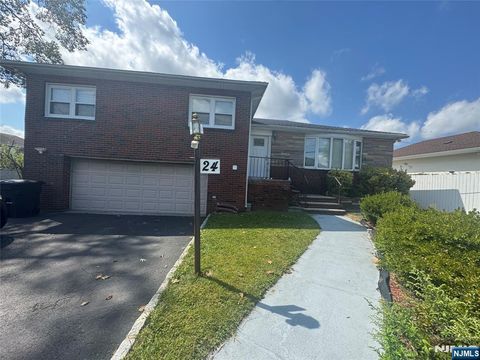 Photo of 24 John St, Englewood Cliffs, NJ 07632 (MLS # 25031781)