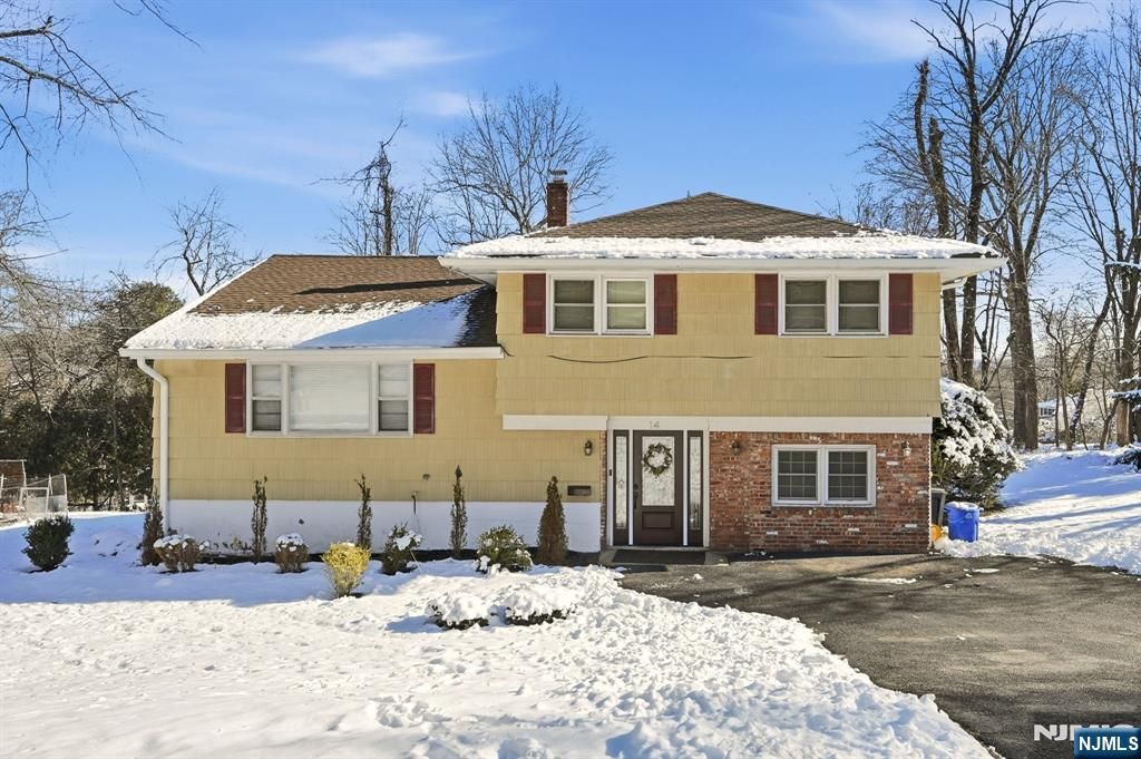 Photo of 14 King Road, Park Ridge, NJ 07656 (MLS # 26007958)