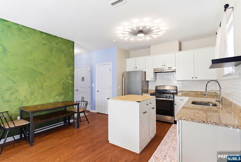 2 Bland Court 3