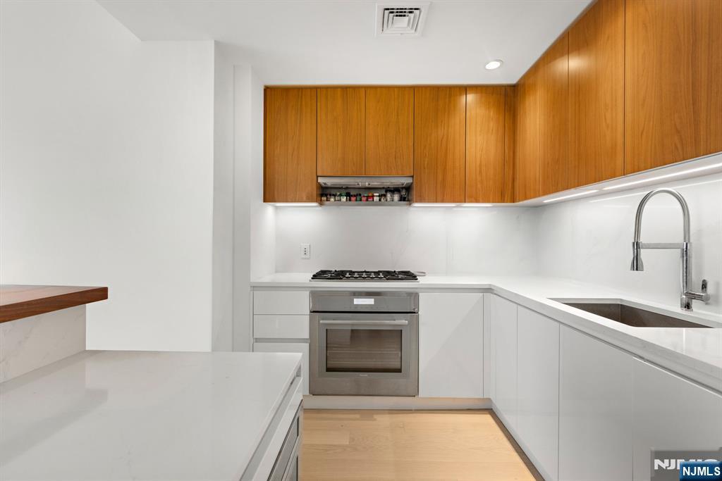 1000 Maxwell Lane 11I