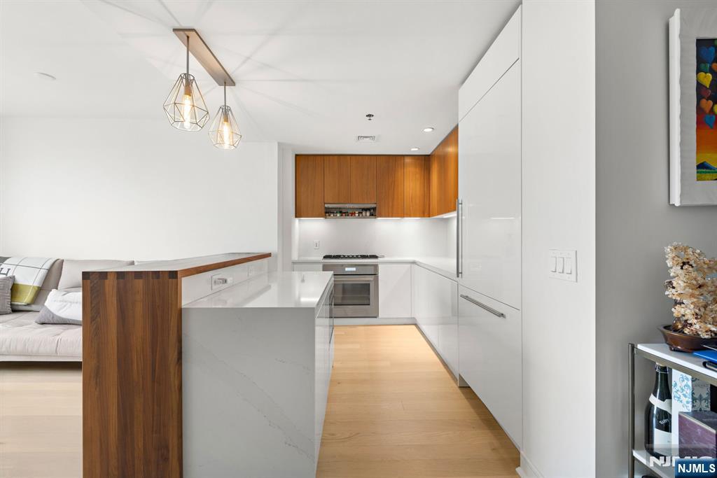 1000 Maxwell Lane 11I