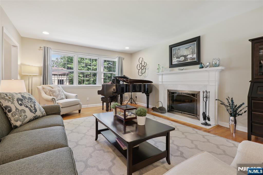 133 Foster Terrace