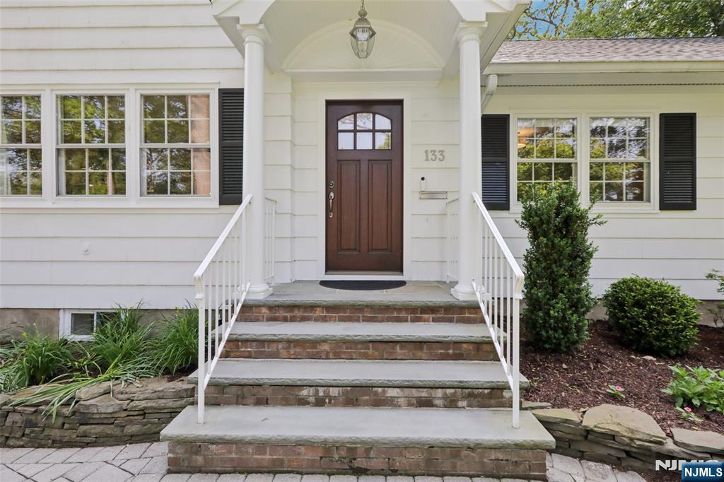 133 Foster Terrace