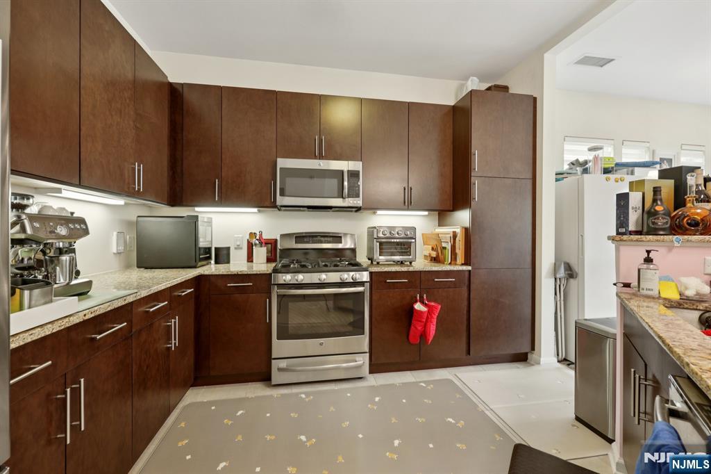 1125 Riverview Avenue 125
