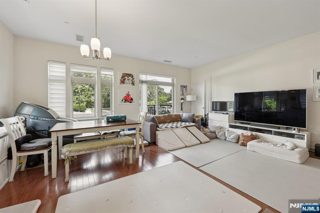 1125 Riverview Avenue 125