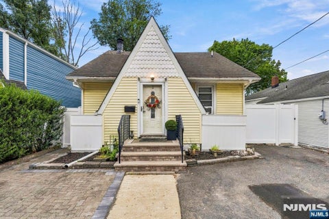 Photo of 3 Seminole Avenue, Dumont, NJ 07628 (MLS # 26036311)
