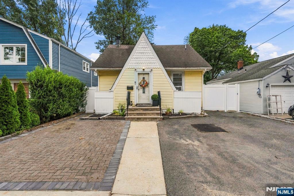 3 Seminole Avenue