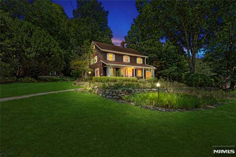 Photo of 243 W Saddle River Road, Upper Saddle River, NJ 07458 (MLS # 26028752)
