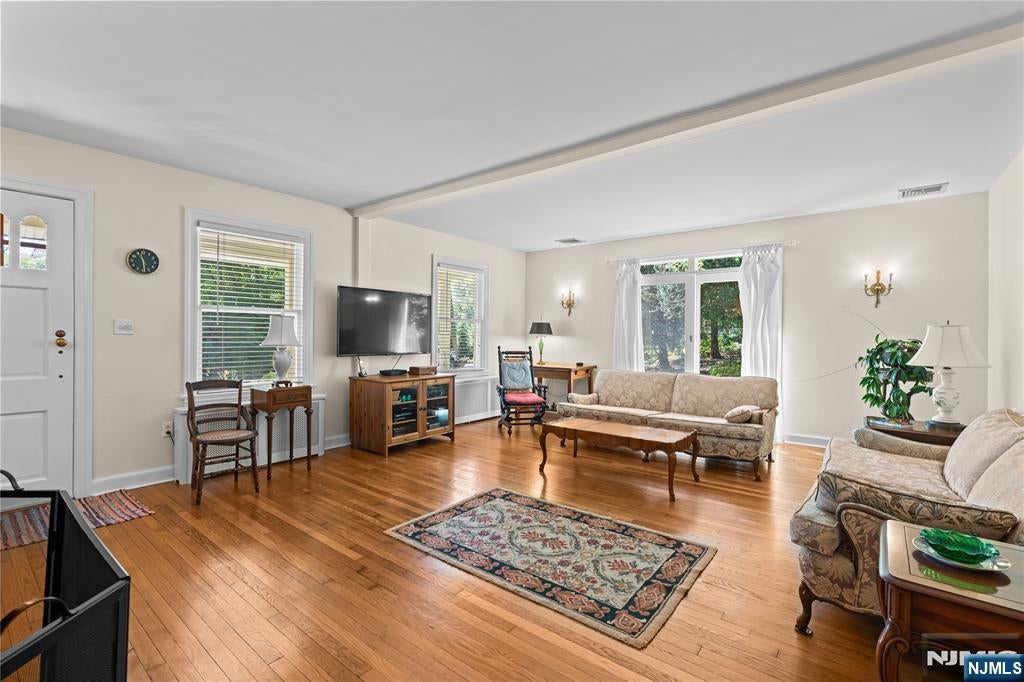 243 W Saddle River Road