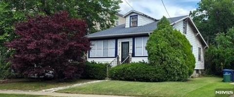 Photo of 886 Main Street, Hackensack, NJ 07601 (MLS # 26023008)