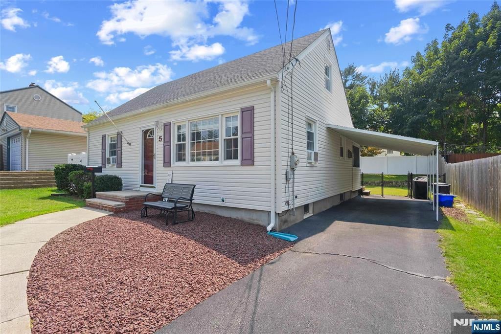 5 Sally Street
