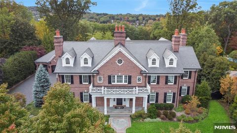 Photo of 480 Knollwood Road, Ridgewood Village, NJ 07450 (MLS # 25026447)