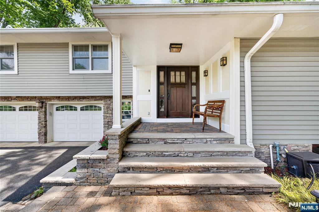 Photo of 25 Cottontail Trail, Upper Saddle River, NJ 07458 (MLS # 26018938)