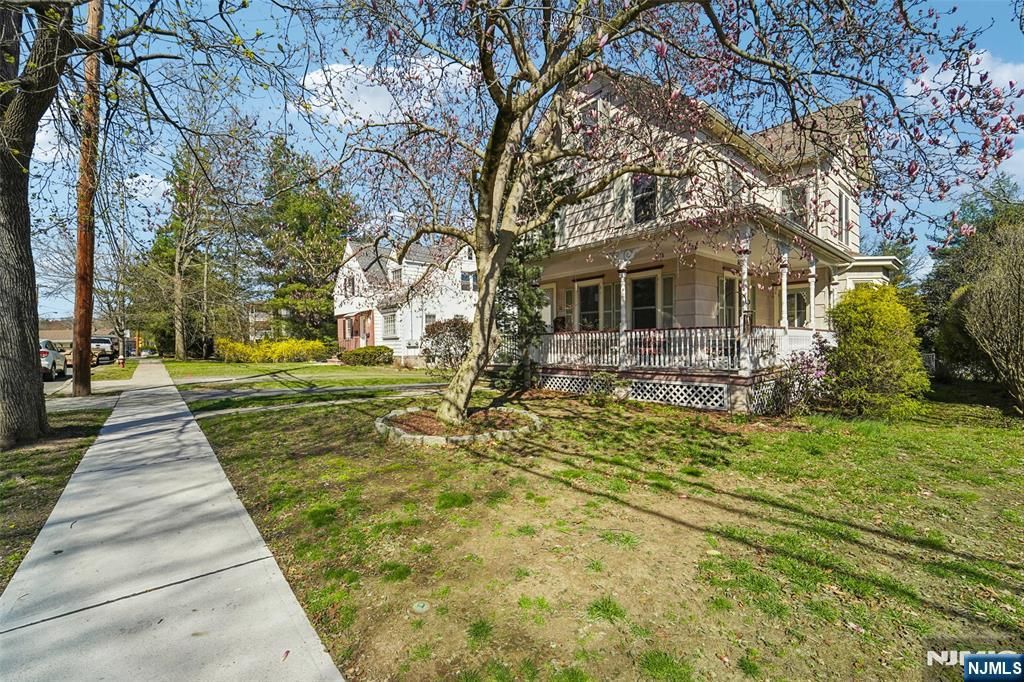 Photo of 81 Park Avenue, Allendale, NJ 07401 (MLS # 26011852)