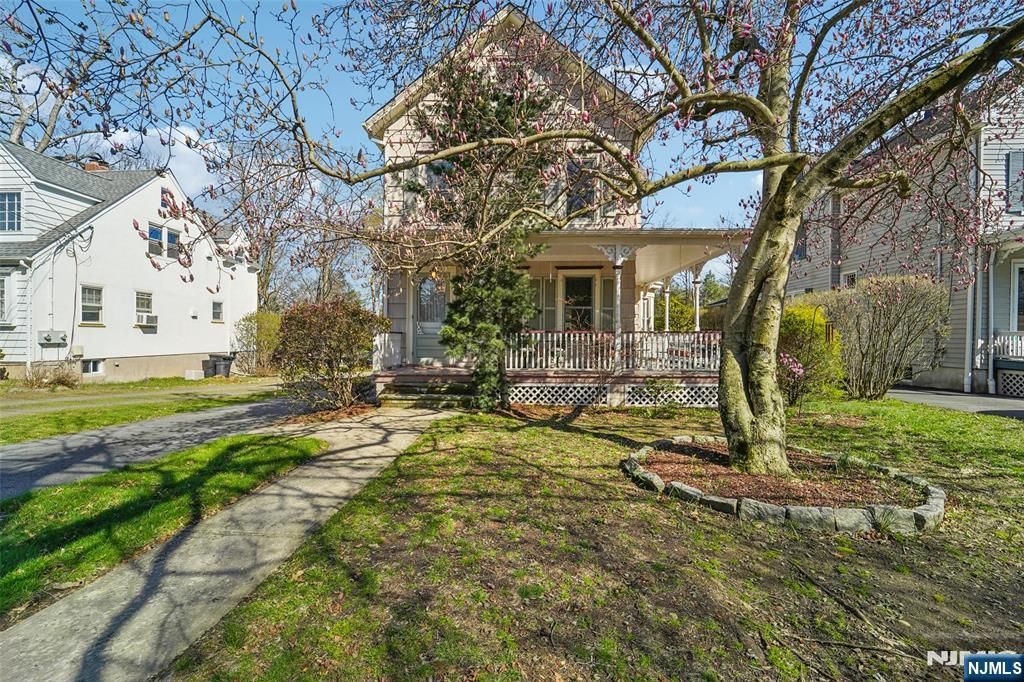 Photo of 81 Park Avenue, Allendale, NJ 07401 (MLS # 26011852)