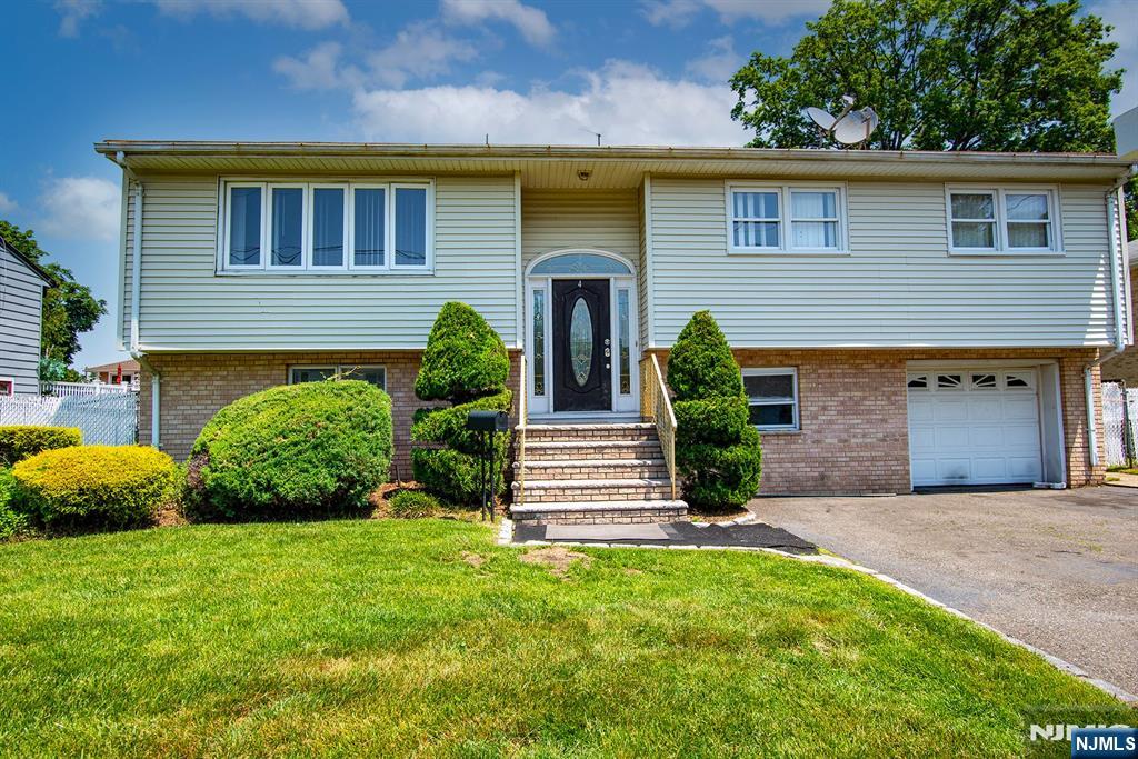 Rental Property at 4 Elizabeth Ct, Little Ferry, New Jersey - Bedrooms: 3 
Bathrooms: 3 
Rooms: 7  - $4,200 MO.