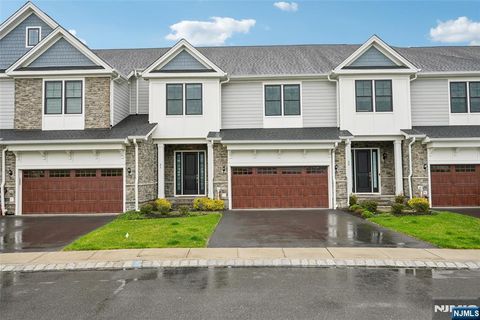 Photo of 31 St Andrews Cir, River Vale, NJ 07675 (MLS # 26016732)