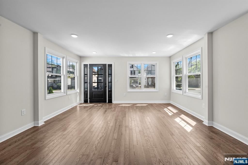 Photo of 165 Jerome Place, Bloomfield, NJ 07003 (MLS # 25026120)