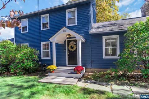 40 Captolene Avenue Bloomingdale NJ 07403