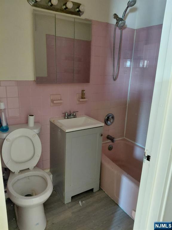 234 Roosevelt Avenue