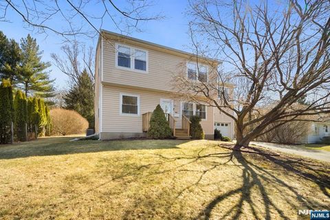 329 Franklin Turnpike, Mahwah, NJ 07430 - #: 25008491
