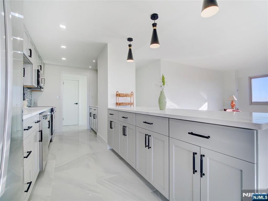 Photo of 377 S Harrison Street #9L, East Orange, NJ 07018 (MLS # 25043294)