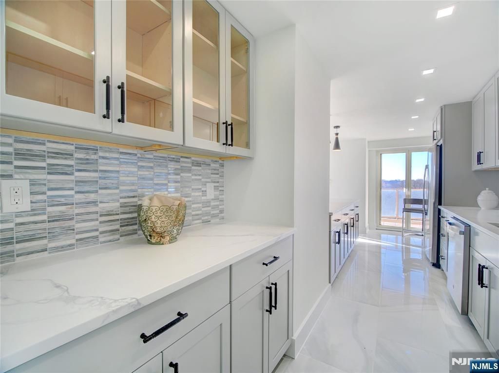 Photo of 377 S Harrison Street #9L, East Orange, NJ 07018 (MLS # 25043294)