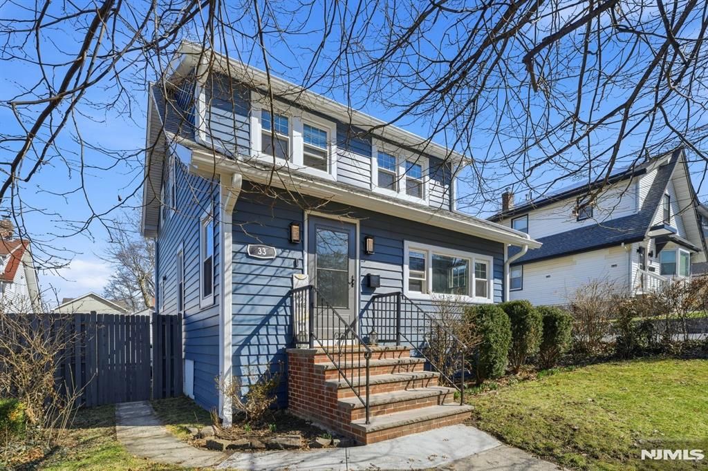 Photo of 33 Beechwood Avenue, Bogota, NJ 07603 (MLS # 26008048)