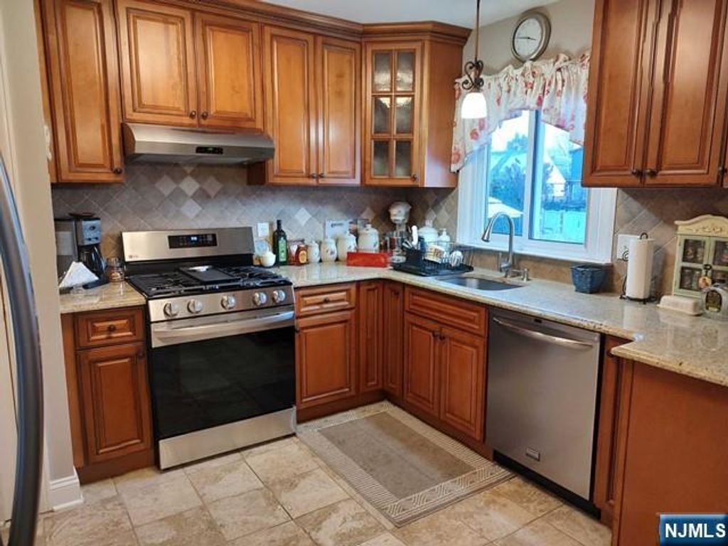 Photo of 190 Martha Avenue, Elmwood Park, NJ 07407 (MLS # 26013934)