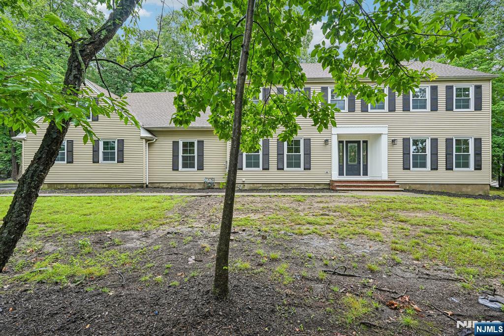 12 Apache Road