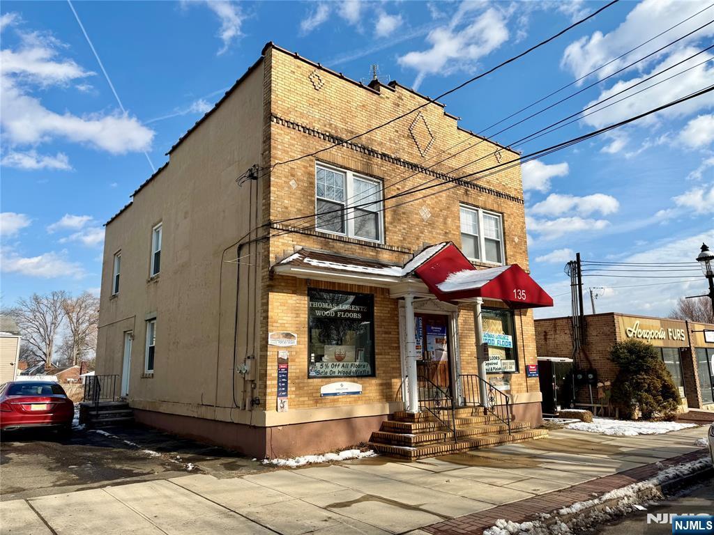 135 Paris Avenue First Floor